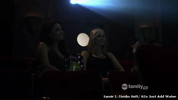Claire Holt en Pretty Little Liars