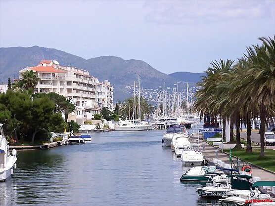 ampuriabrava canal