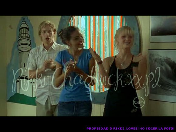 lewis cleo y rikki aplaudiendo!!