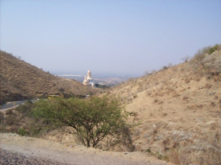 ¡CERRO DEL CUBILETE A LA DISTANCIA!