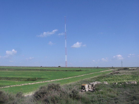 Poste medidor SAIH Ebro, foto 26 de abris 2011
