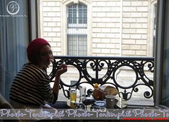 phoebe en paris
