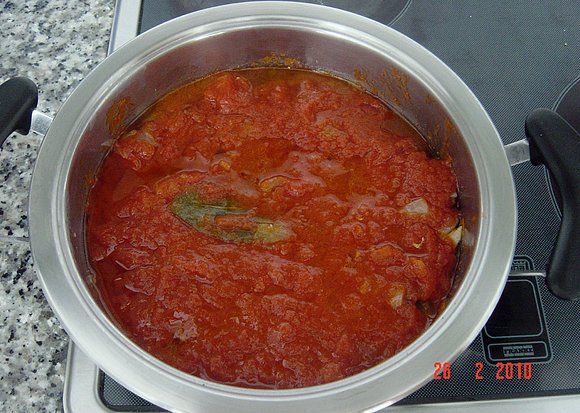 BONITO CON CEBOLLA Y TOMATE