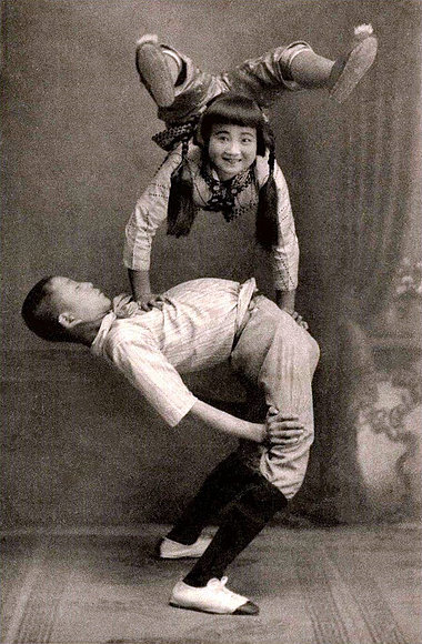 Acrobatas.