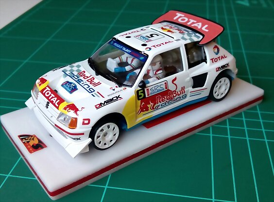 Peugeot 205 Red Bull_3