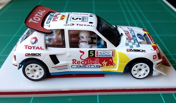 Peugeot 205 Red Bull_5