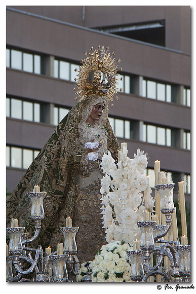 MACARENA ‘VIRGEN Y REINA DE SEVILLA’