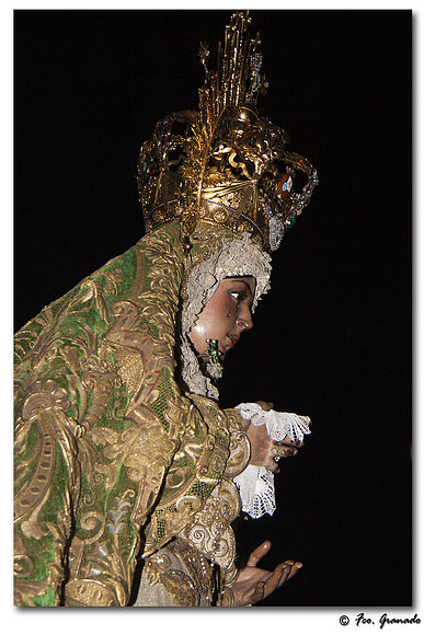 MACARENA ‘VIRGEN Y REINA DE SEVILLA’