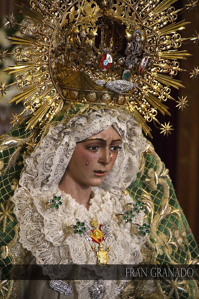 Galería Besamanos Esperanza Macarena