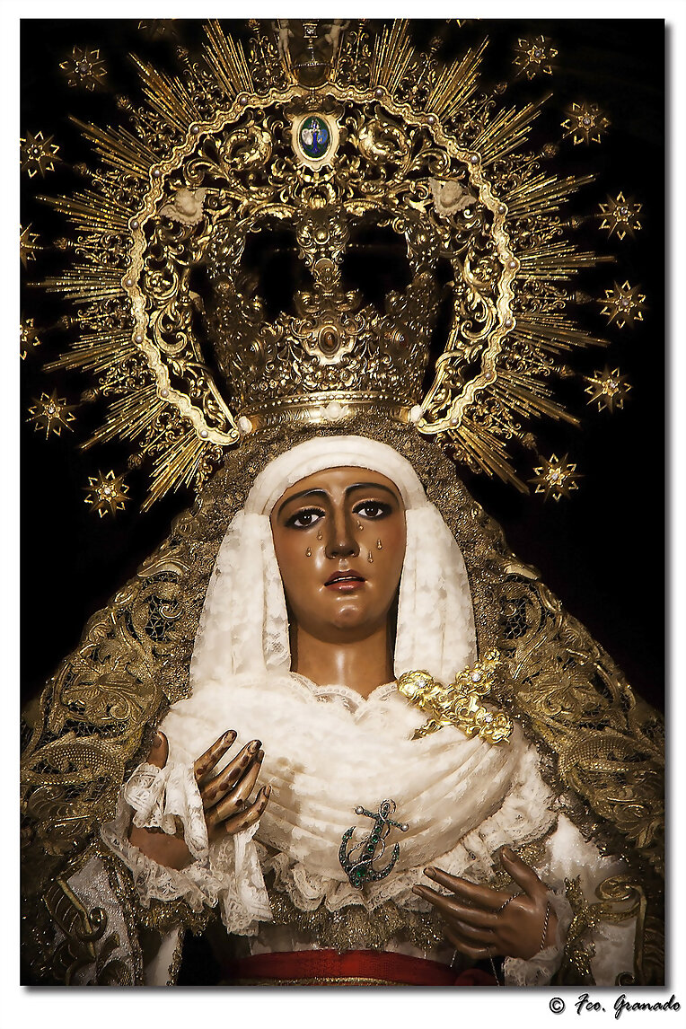Tres Caídas de Esperanza en Triana por @patero35