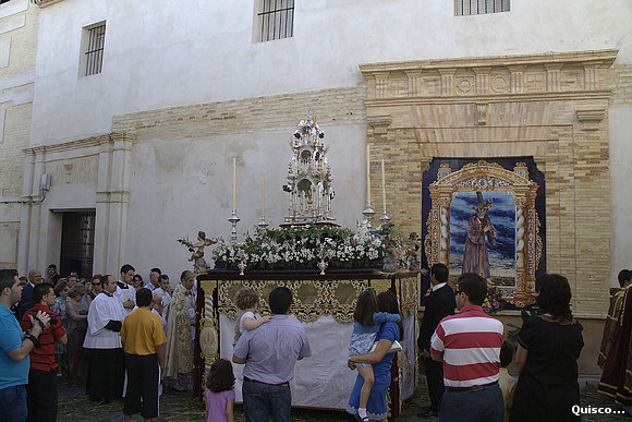 El Señor pasando por el Retablo de Jesús