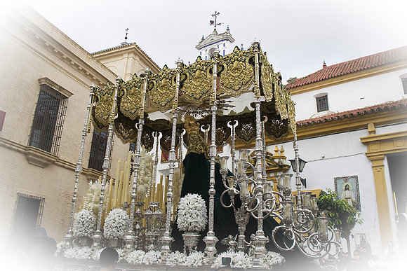 El palio de la Virgen del Rocio en la calle 2010
