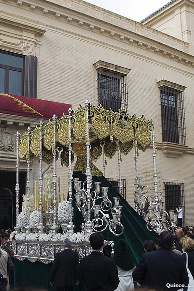 El palio de la Virgen del Rocio en la calle 2010