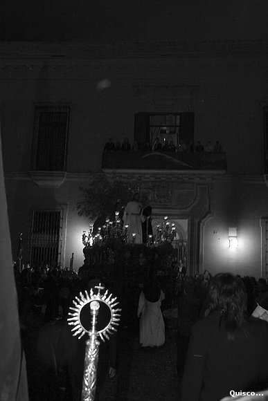 La noche llegó en Redención a Sevilla