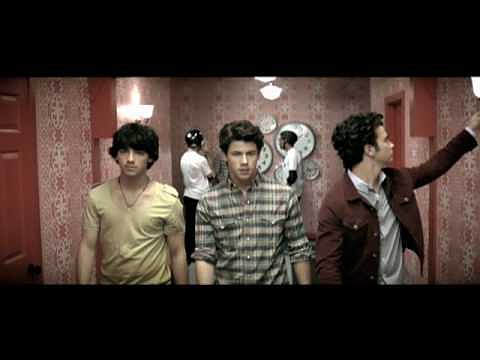 Jonas Brothers - Paranoid - Official Music Video