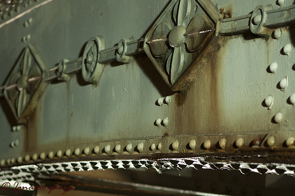 Detalle del puente de hierro