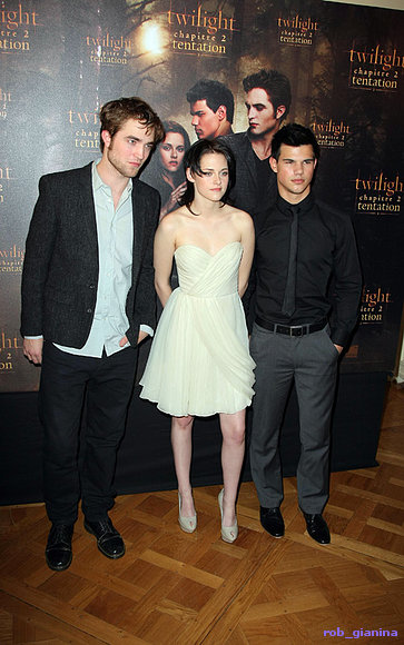 premiere de luna nueva en francia