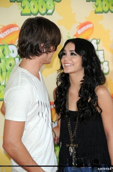 zanessa....... Kids Choice Awards 2009