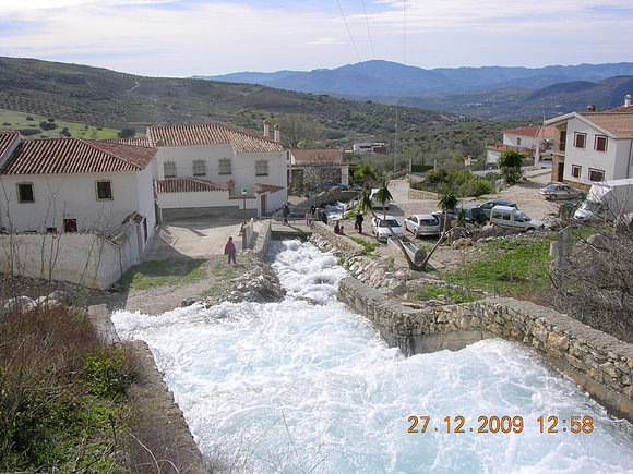 Agua y luz. Nacimiento del río Guaro