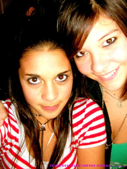 la nena con su mejor amiguisss .............