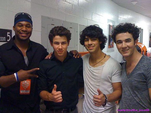 JoBros With Robert Randolph (twitter)