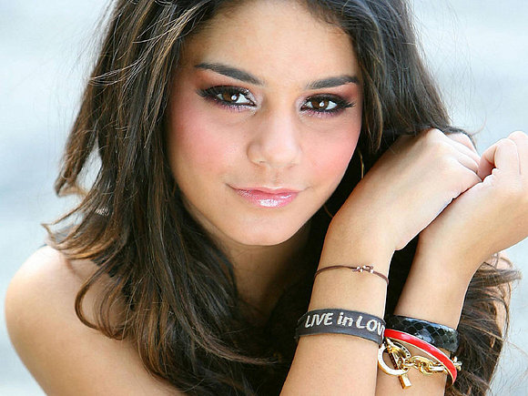 vanessa hudgens en luna nueva