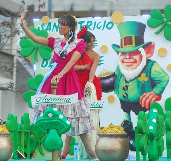 DESFILE DE CARROZAS, FERIA DE MANIZALES