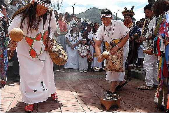 INDIGENAS DE COLOMBIA