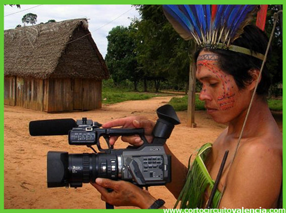 INDIGENAS DE COLOMBIA
