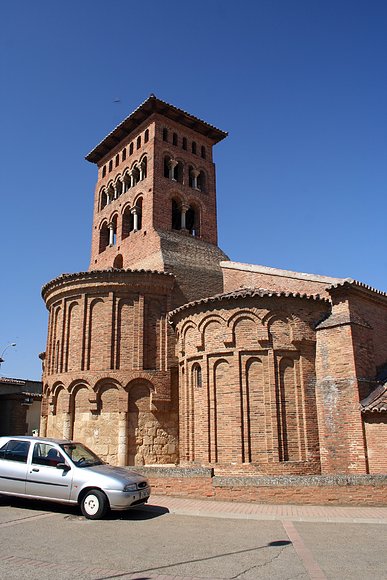Iglesia de San Tirso en