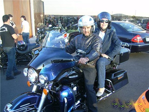 PROBANDO UNA PEDAZO DE MOTO