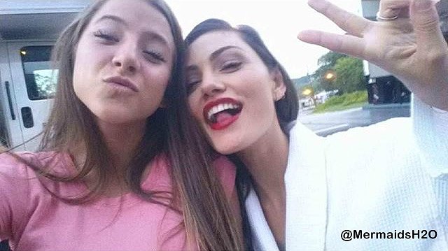 Behind the scenes Phoebe Tonkin en The Originals