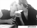Phoebe Tonkin con su novio Paul Wesley