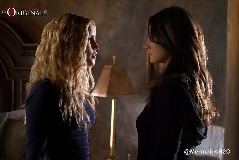 Claire & Phoebe - The Originals 3x09 Savior