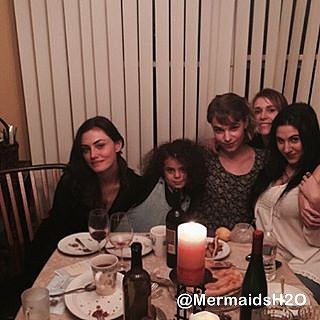 Phoebe Tonkin Thanksgiving con su novio familia