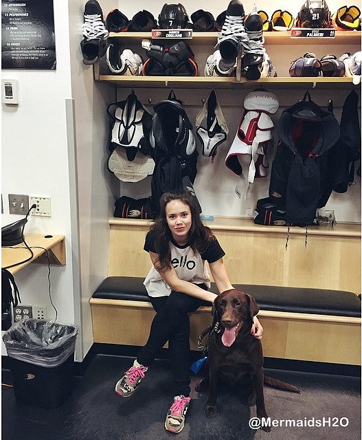 Allie Bertram y su perro Charles