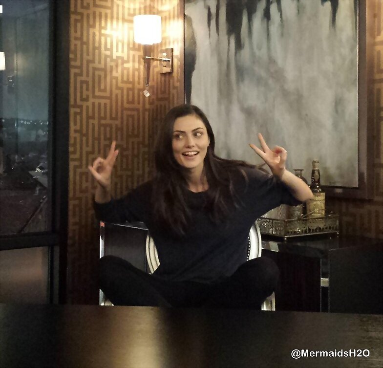 Behind the scenes Phoebe Tonkin en The Originals