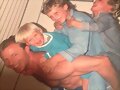 Luke Mitchell con su familia de peque&ntilde;o