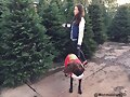 Allie Bertram y su perro Charles