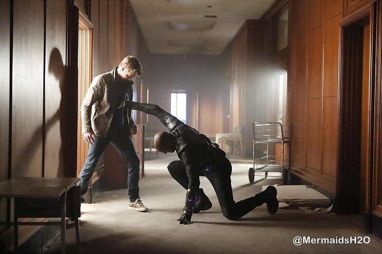 Luke Mitchell en la serie Agents of SHIELD