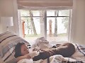 Allie Bertram y su perro Charles