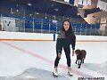 Allie Bertram y su perro Charles