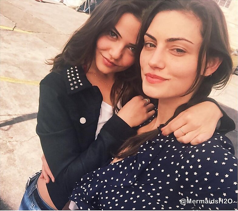 Danielle Campbell & Phoebe Tonkin