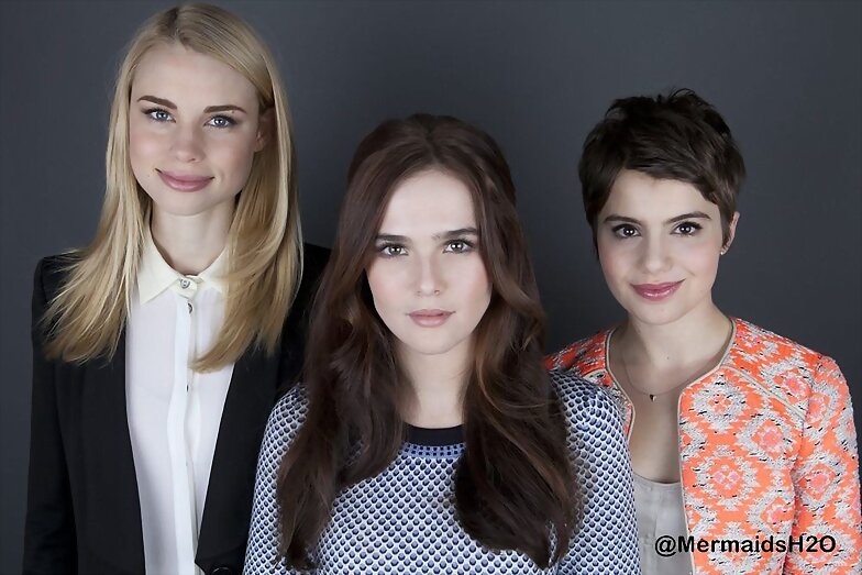 Lucy Fry, Zoey Deutch & Sami Gayle studio Popsugar