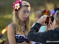Lucy Fry en la serie Alien Surf Girls