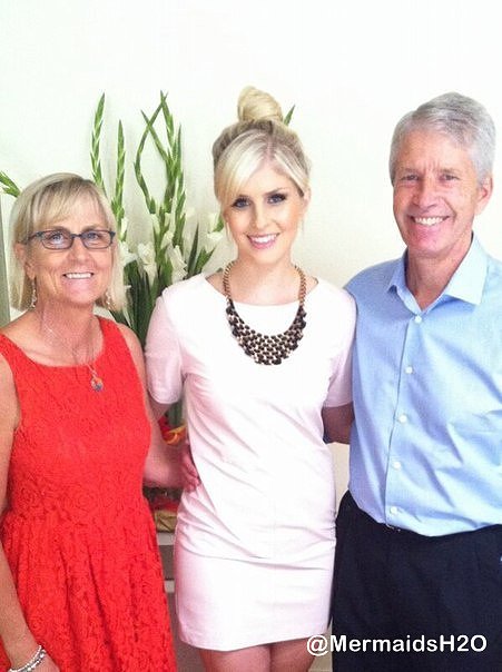 Amy Ruffle con sus padres