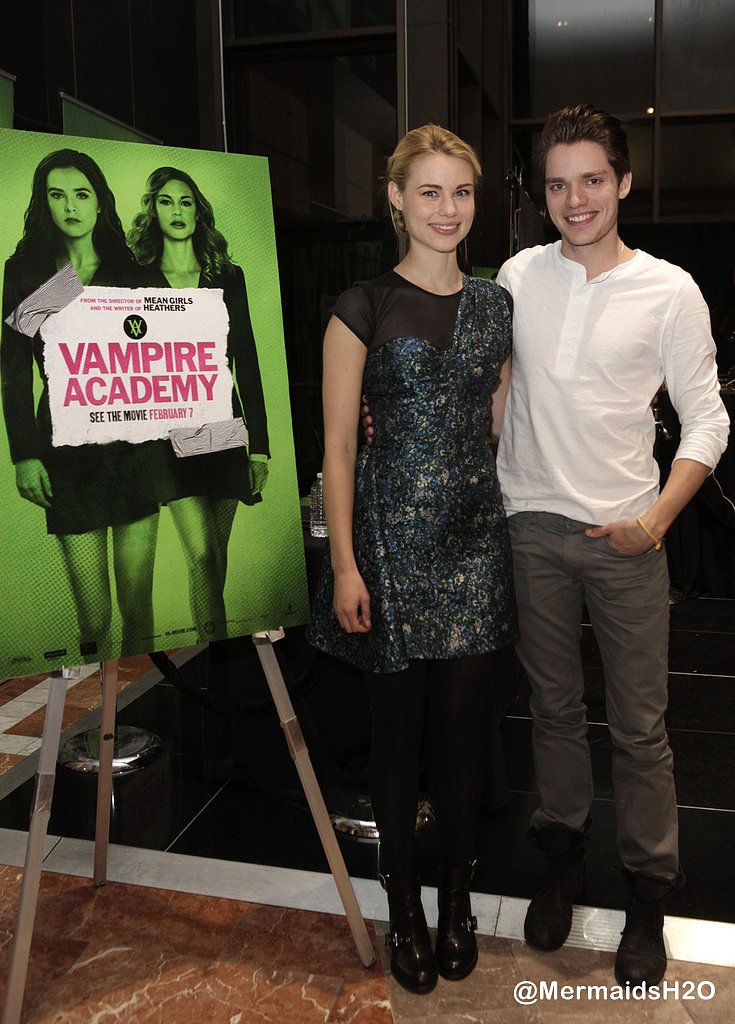 Lucy Fry & Dominic Sherwood Meet Fans New Jersey