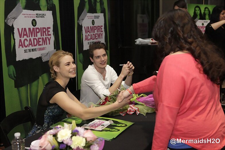 Lucy Fry & Dominic Sherwood Meet Fans New Jersey
