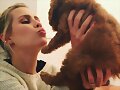 Claire Holt con su nuevo perrito Henry
