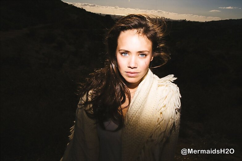 Allie Bertram photoshoot para Bellus Magazine 2015